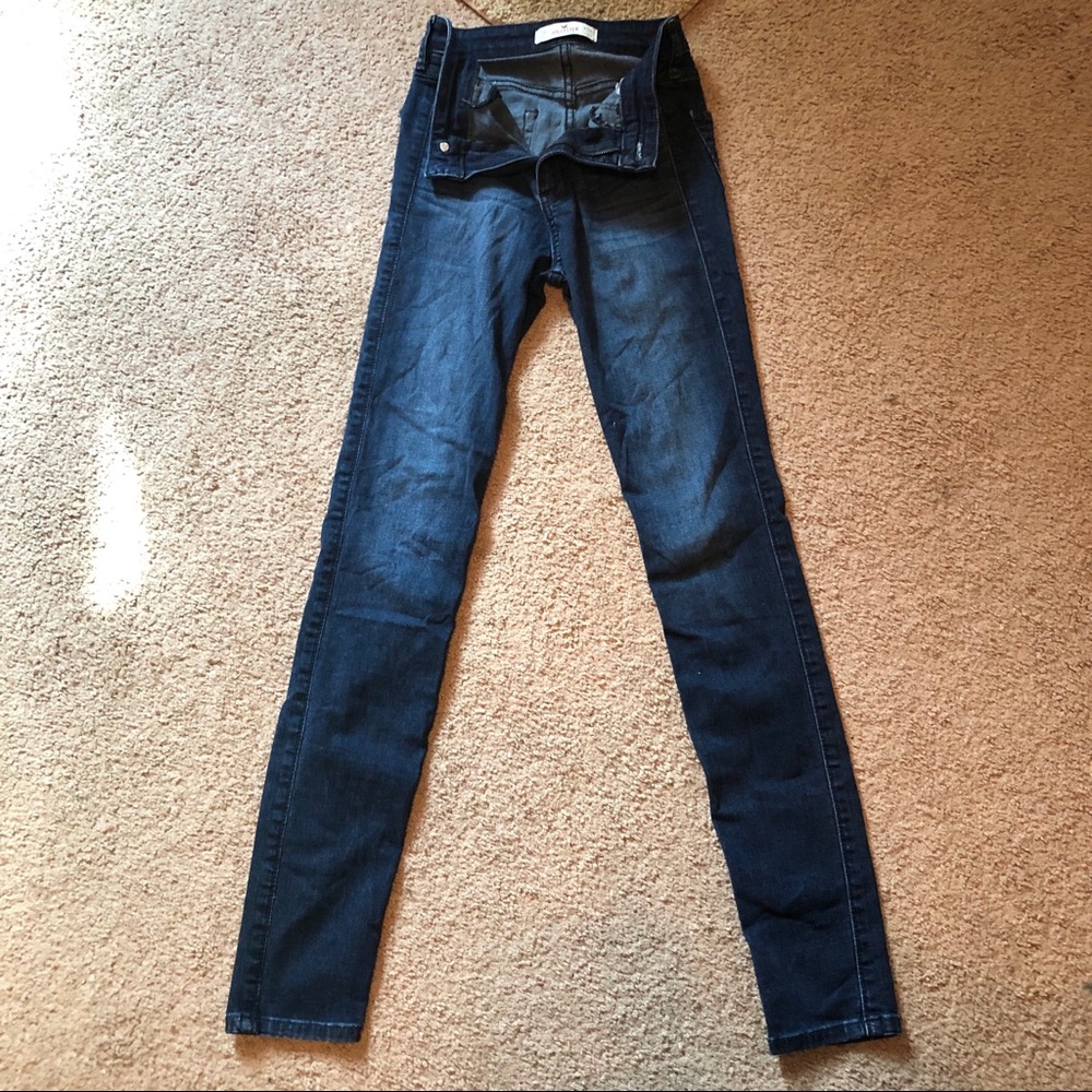 Hollister Jegging Style Skinny Jeans - Picture 3 of 3